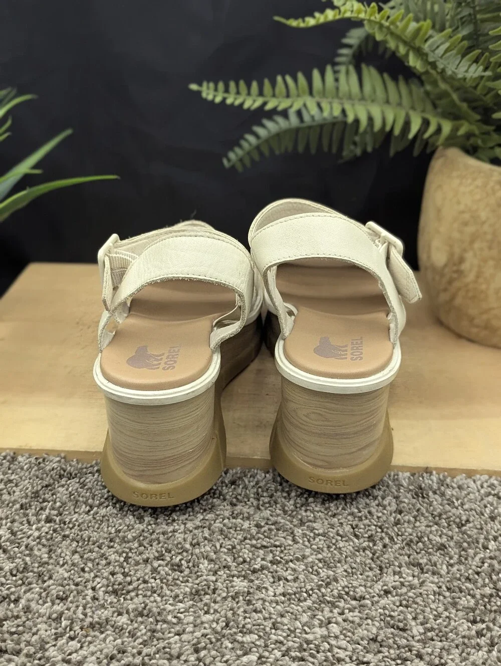 Sorel Joanie III Women's Size 9.5 Platform Strapback Sandals